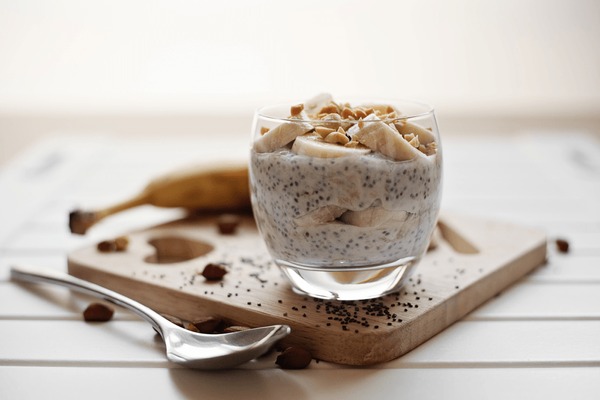 banana-chia-yogurt-pudding-healthy-breakfast-ideas