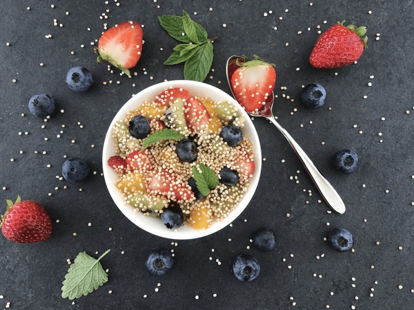 Quinoa-Fruit-Salad-Healthy-Breakfast-Easy-Simple