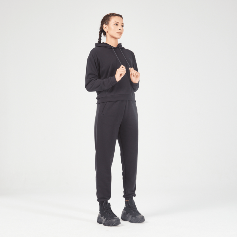 Working Out in a Hoodie: Benefits, Reasons & More