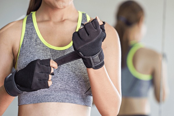 Workout-Gloves-With-Straps-Protection-SQUATWOLF